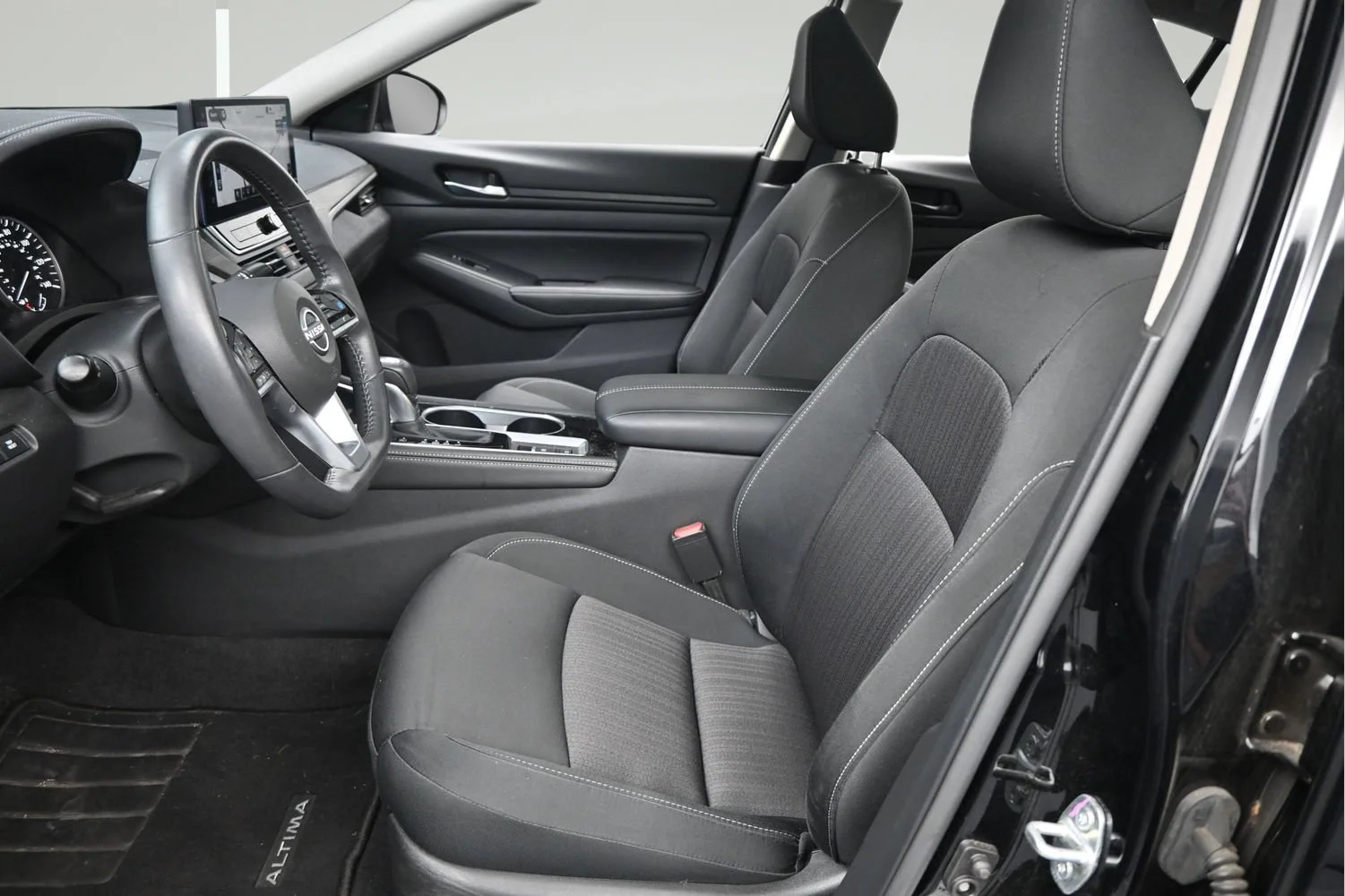 Certified Used 2024 Super Black Nissan 2.5 SV image 9