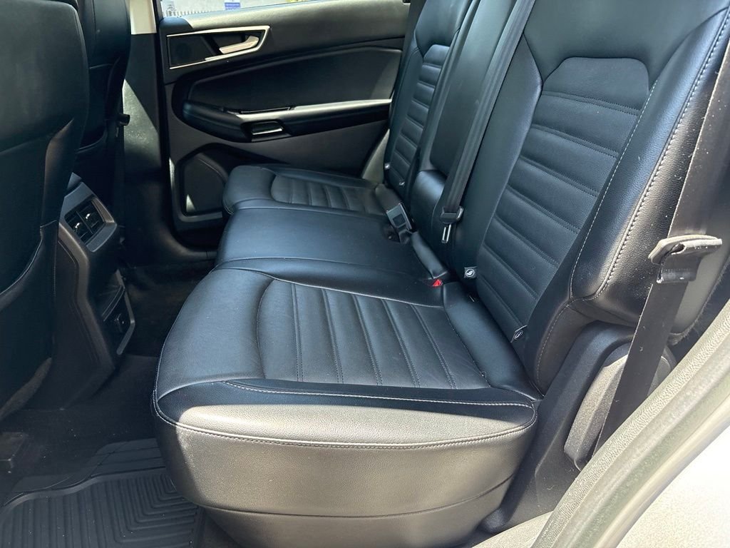 Used 2018 Silver Ford SEL image 10