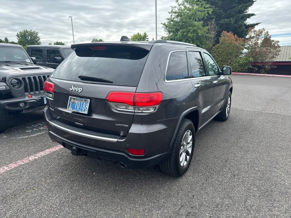 Used 2016 Granite Crystal Metallic Clearcoat Jeep Limited image 10