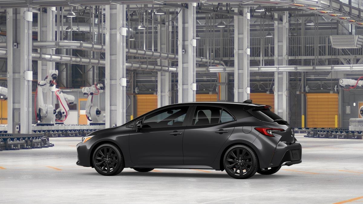 New 2026 Magnetic Gray Metallic with Midnight Black Metallic roof <sup>1</sup> Toyota  XSE image 7