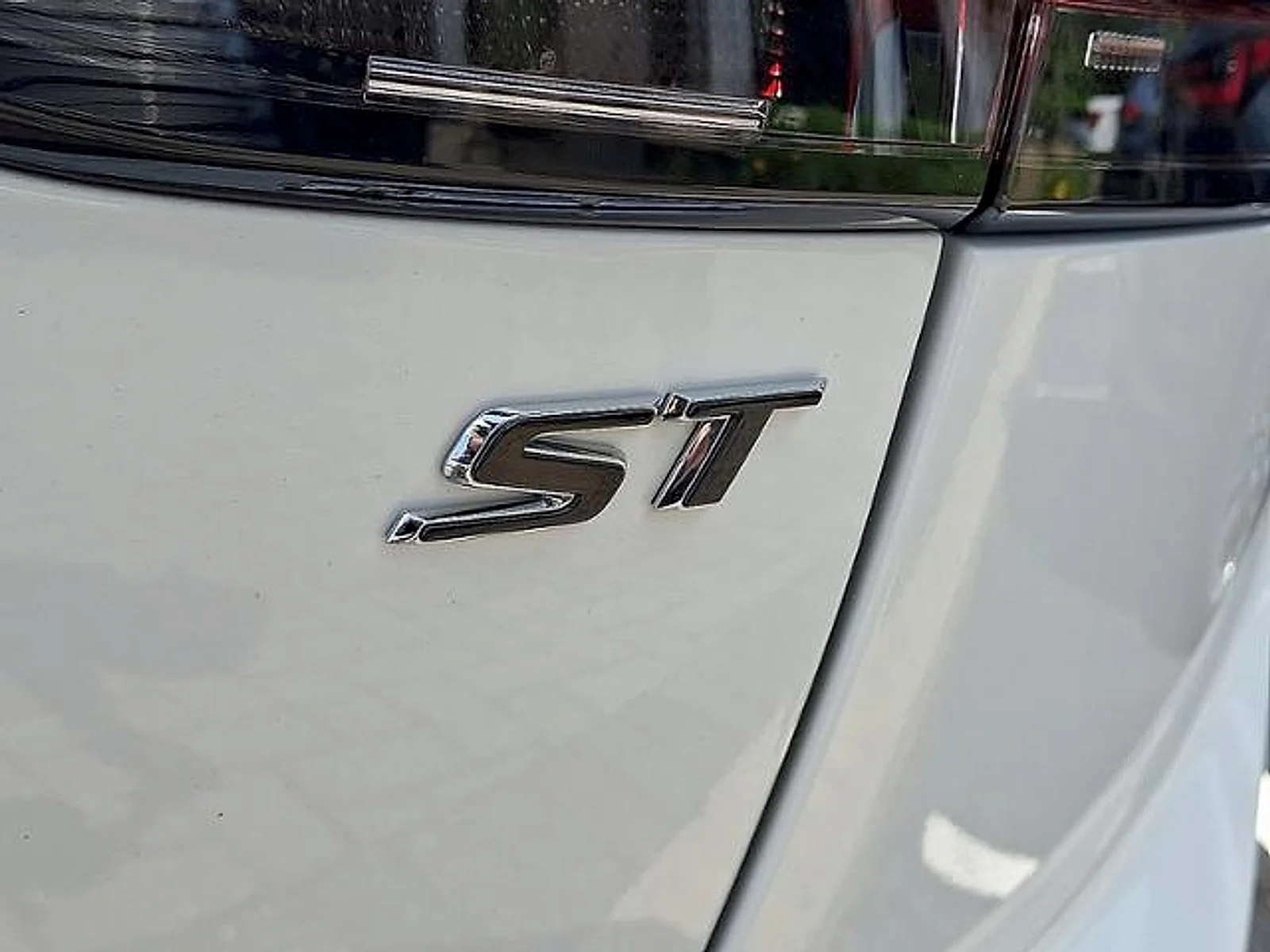 Used 2023 Summit White Buick Preferred AWD image 33