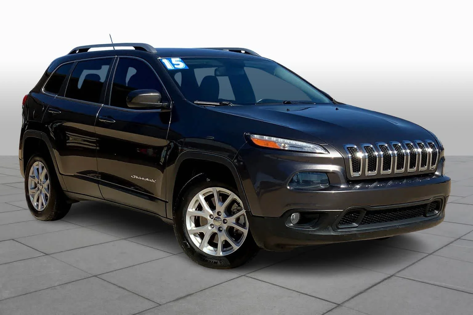Pre-Owned 2015 Jeep Cherokee Latitude