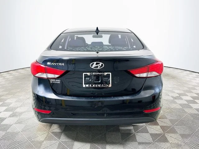 Pre-Owned 2014 Hyundai Elantra SE
