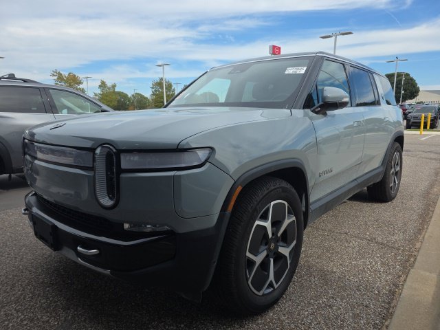 Used 2024 Gray Rivian Adventure Dual Motor Standard Pack image 3