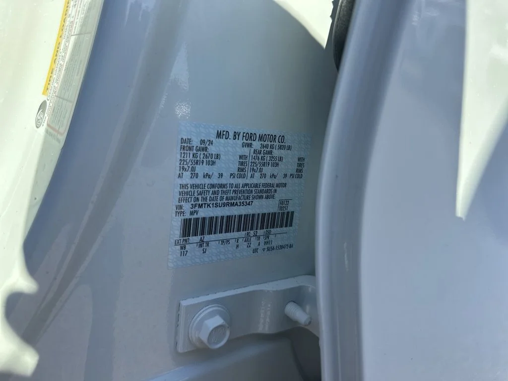 Used 2024 White Ford Select image 35