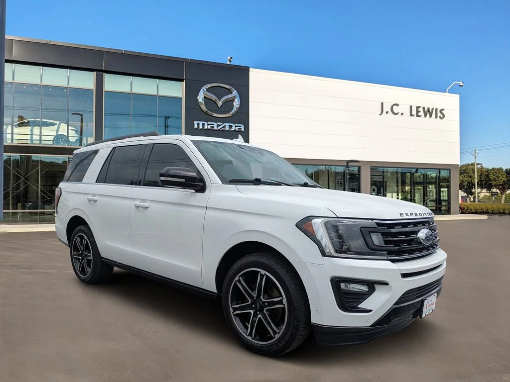 2021 Ford Expedition Limited's photo