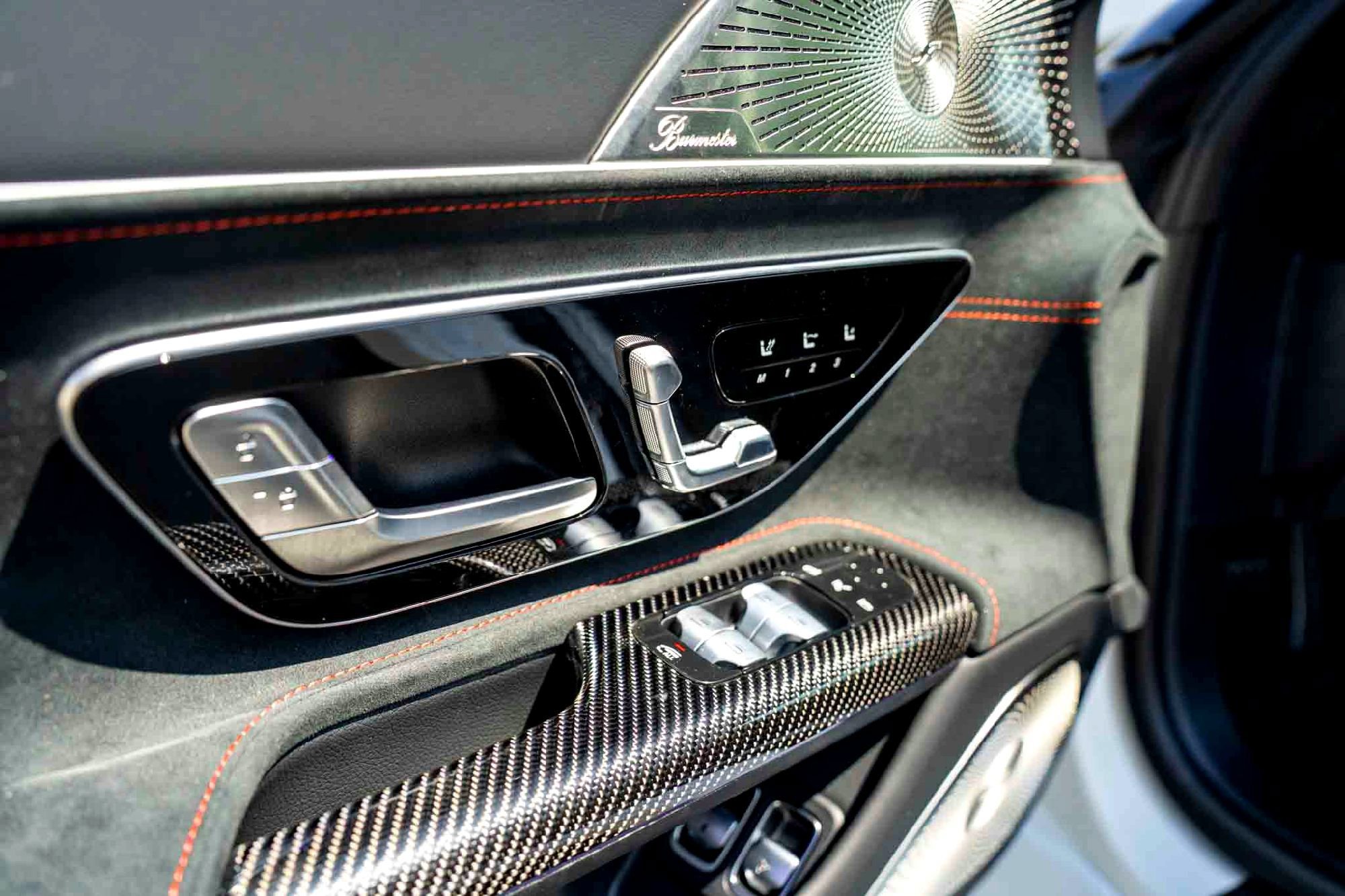 New 2026 MANUFAKTUR Moonlight White Magno Mercedes-Benz AMG® SL 63 S E Performance Roadster image 29