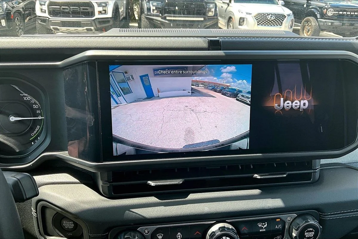 Used 2024  Jeep Sahara 4xe image 14