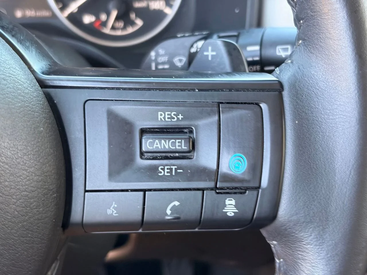 Used 2024 Scarlet Ember Tintcoat Nissan SV image 25