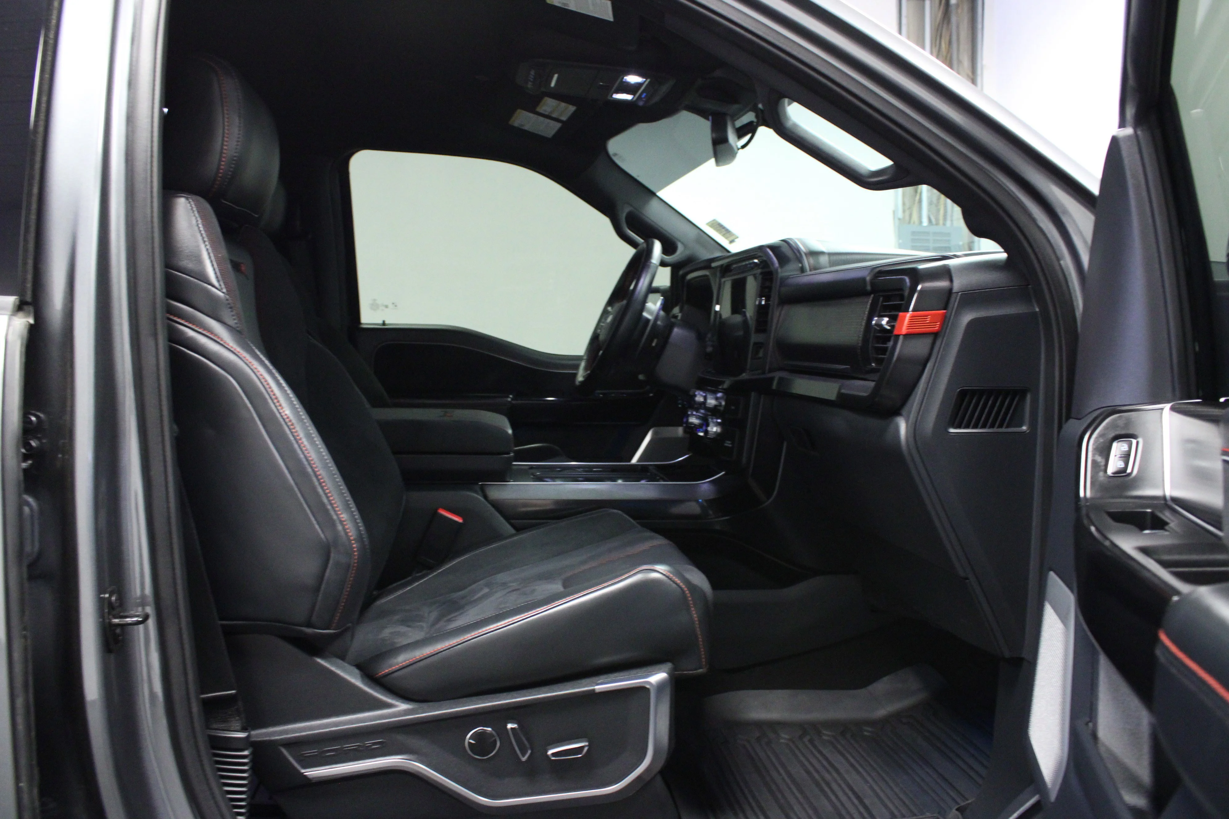 Used 2024 Gray Metallic Ford Raptor image 16