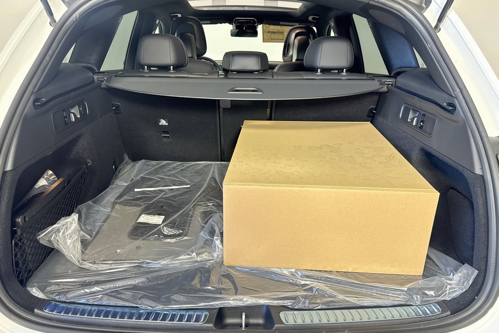 New 2026 Polar White Mercedes-Benz GLC 300 image 24