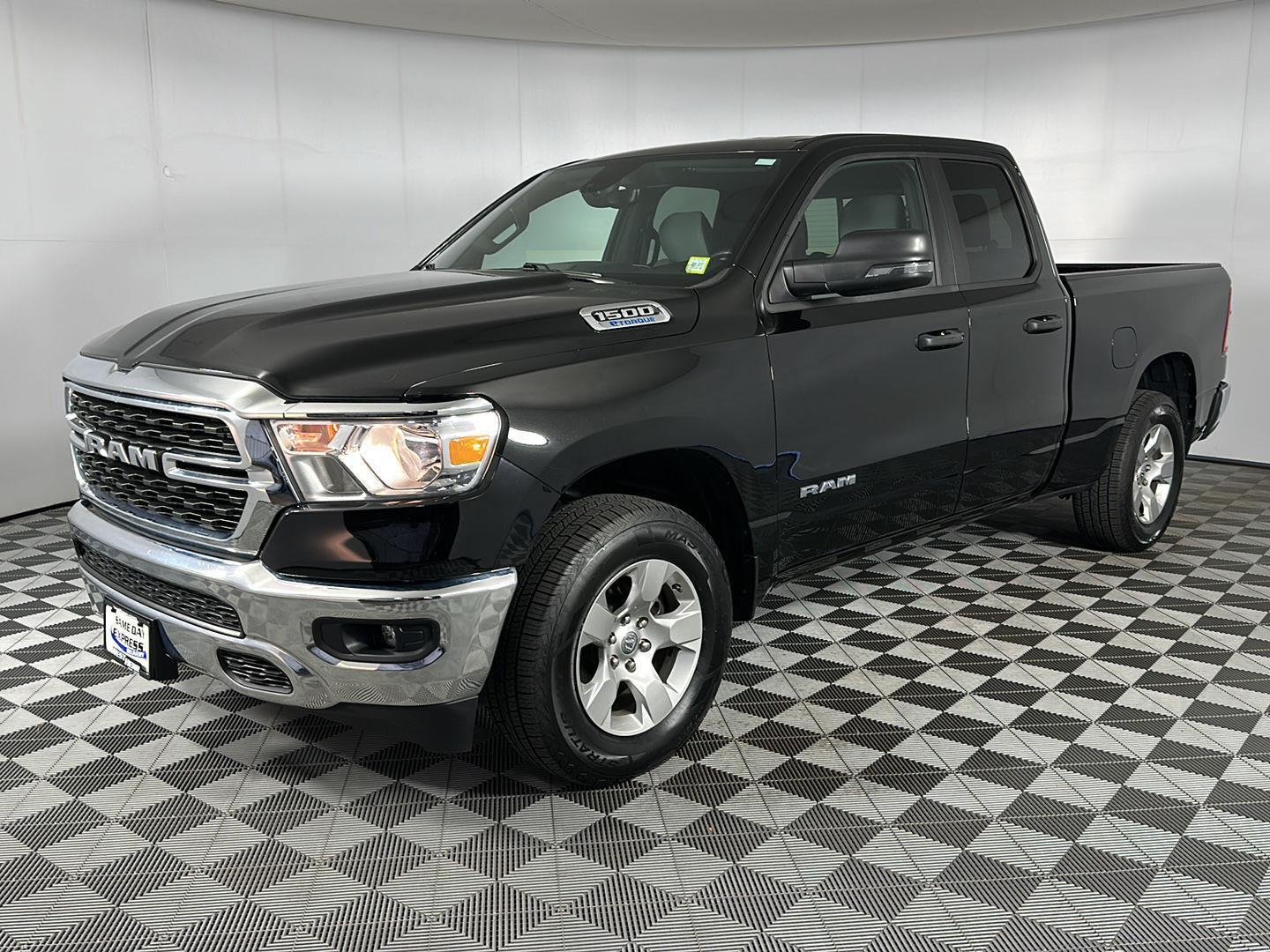Used 2024 Diamond Black Ram Big Horn/Lone Star image 3