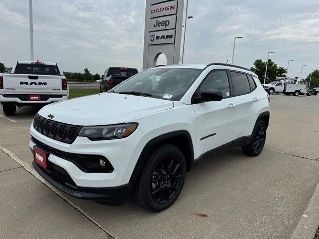 New 2026 Bright White Clear-Coat Exterior Paint Jeep Latitude image 3