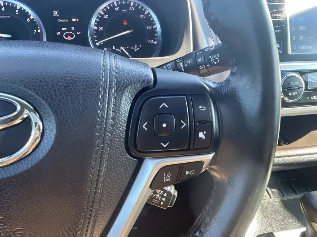 Used 2017 Silver Toyota Limited image 34