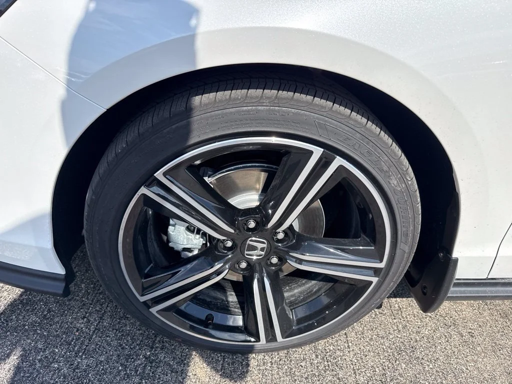 Used 2026  Honda Sport image 12