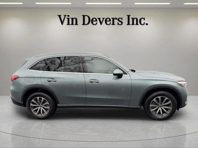 Used 2025 Verde Silver Metallic Mercedes-Benz GLC 300 image 7