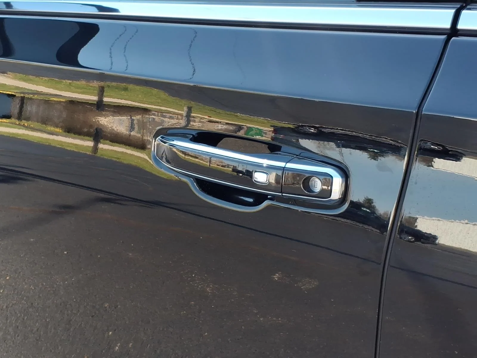 Used 2024 Black Gba Chevrolet High Country image 20