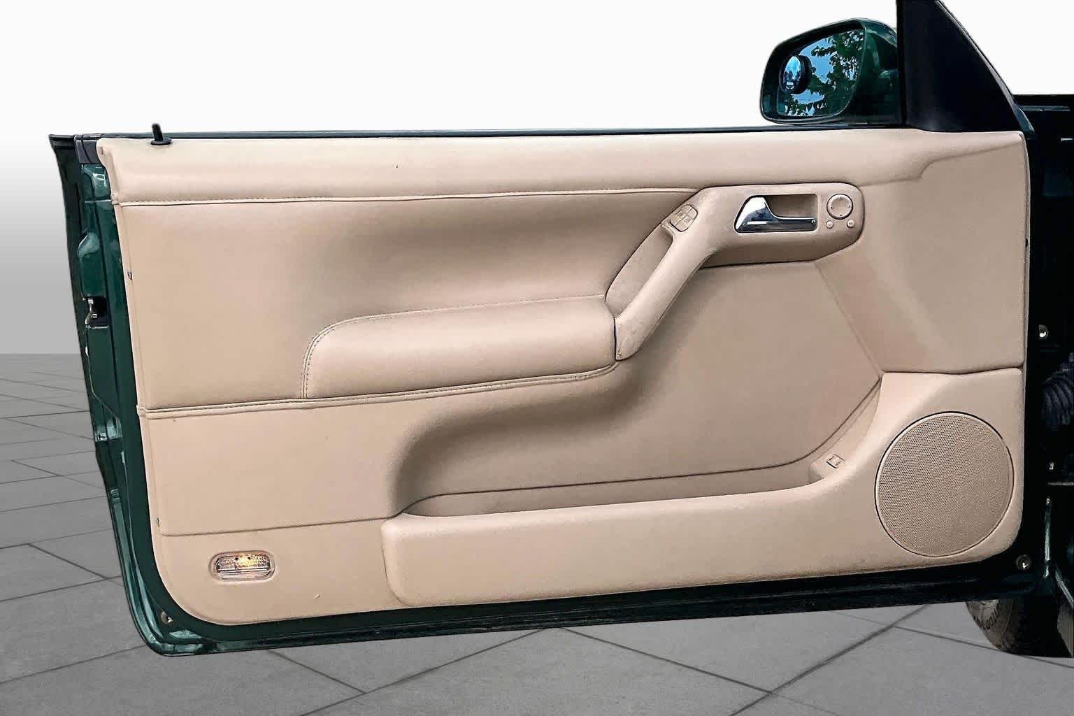 Used 2000 Bright Green Pearl Volkswagen GLS image 19