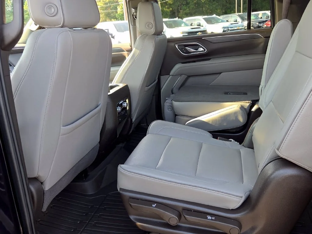 Used 2023 MIDNIGHT BLUE METALLIC GMC SLT image 11