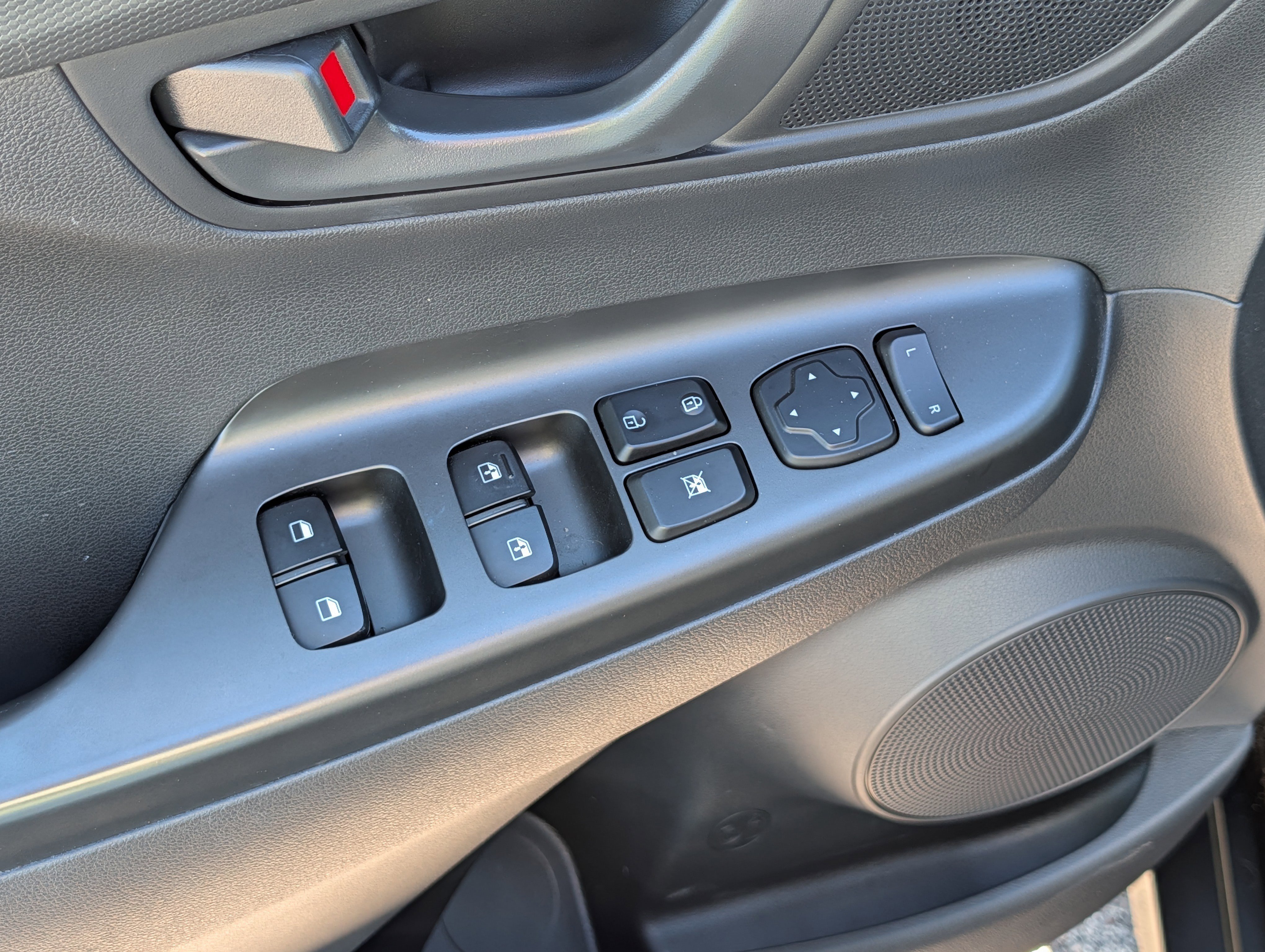2023 Hyundai Kona SEL - Photo 20