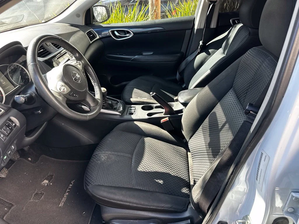 Used 2017 White Nissan SR image 18
