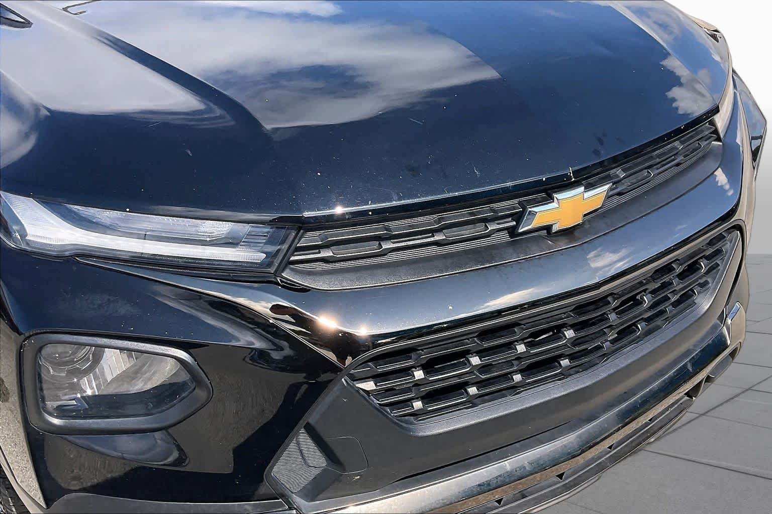 Used 2022 Mosaic Black Metallic Chevrolet ACTIV image 30