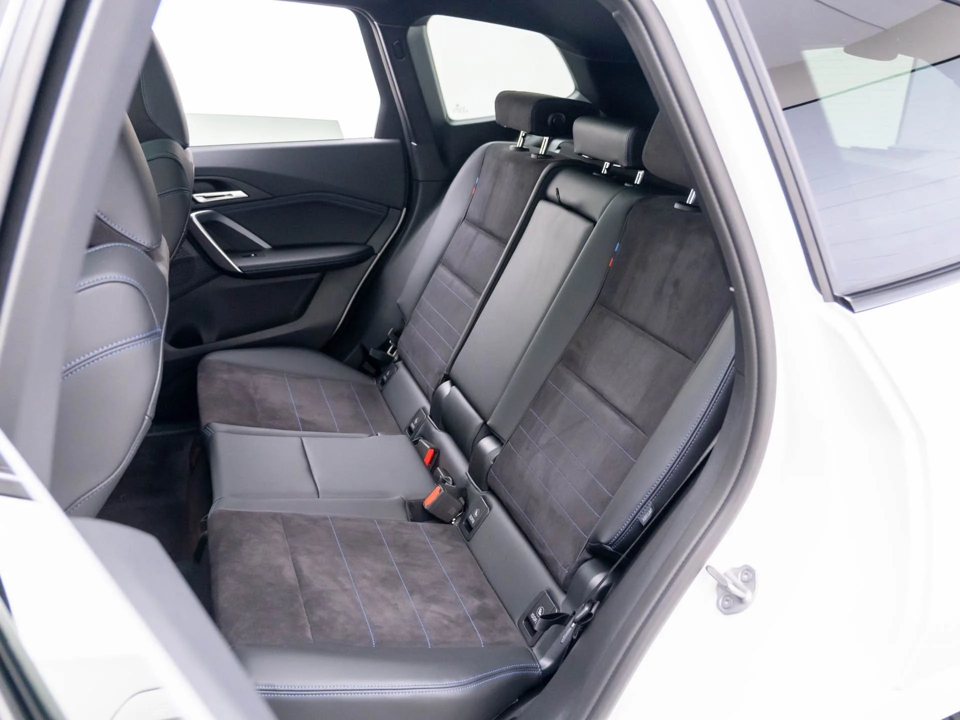 New 2026 White BMW xDrive28i image 18