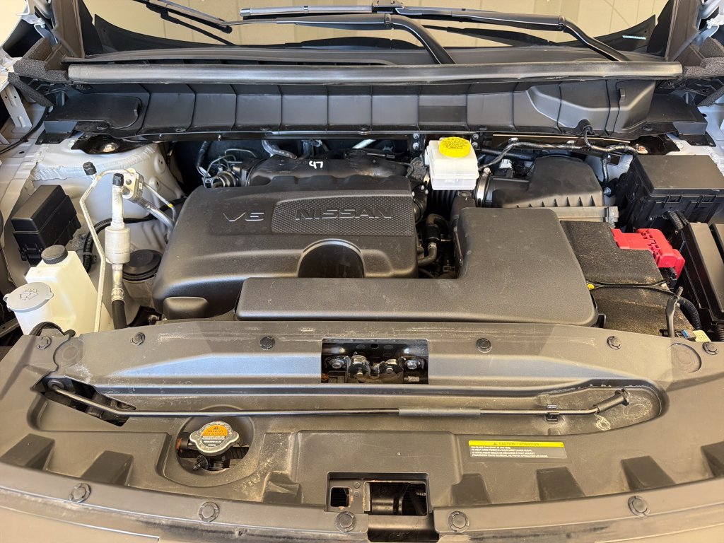 Used 2024 2t Gry Blk Roof Nissan Platinum image 36
