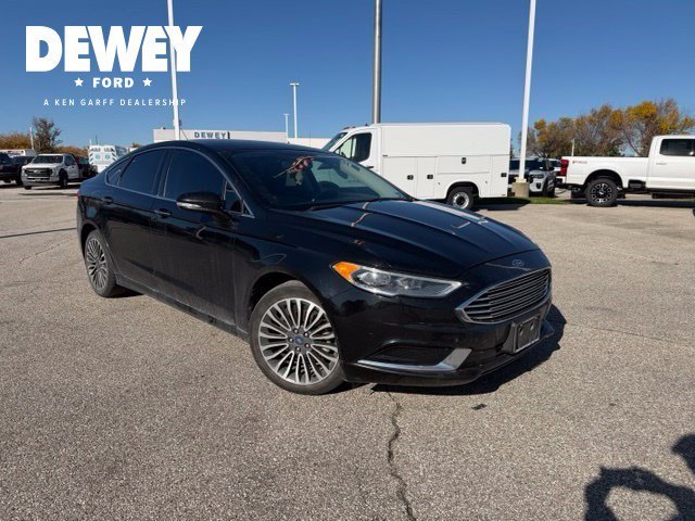 Used 2018 Shadow Black Ford SE image 1