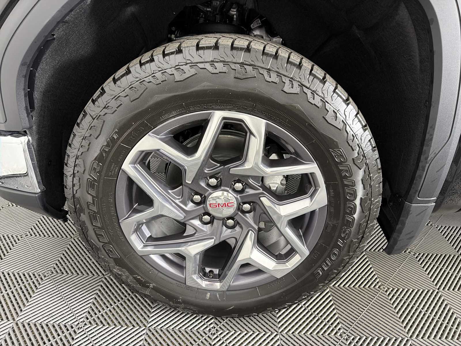 2026 GMC Sierra 1500 SLT - Photo 9