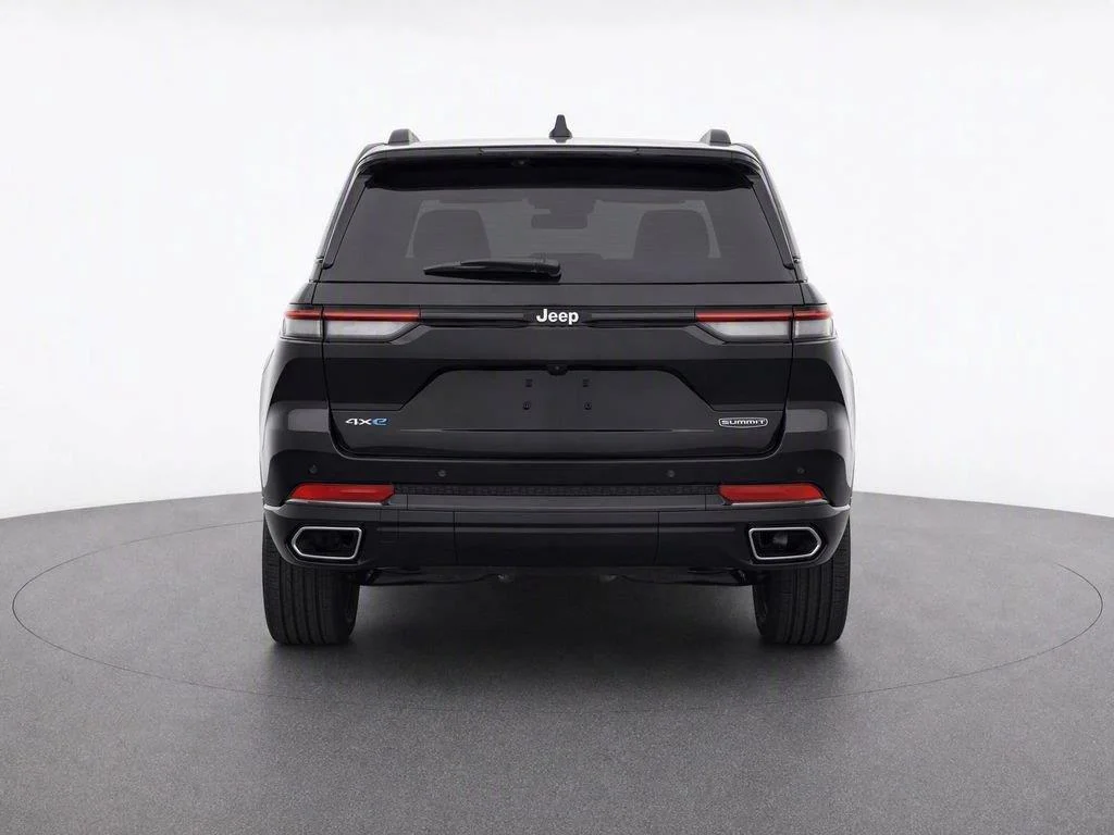 Used 2022 Diamond Black Crystal Pearlcoat Jeep Summit image 6