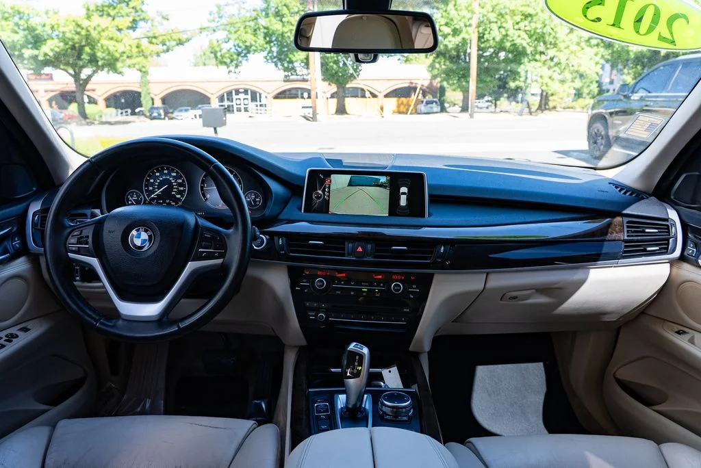 Used 2015 Gray BMW xDrive35d image 10