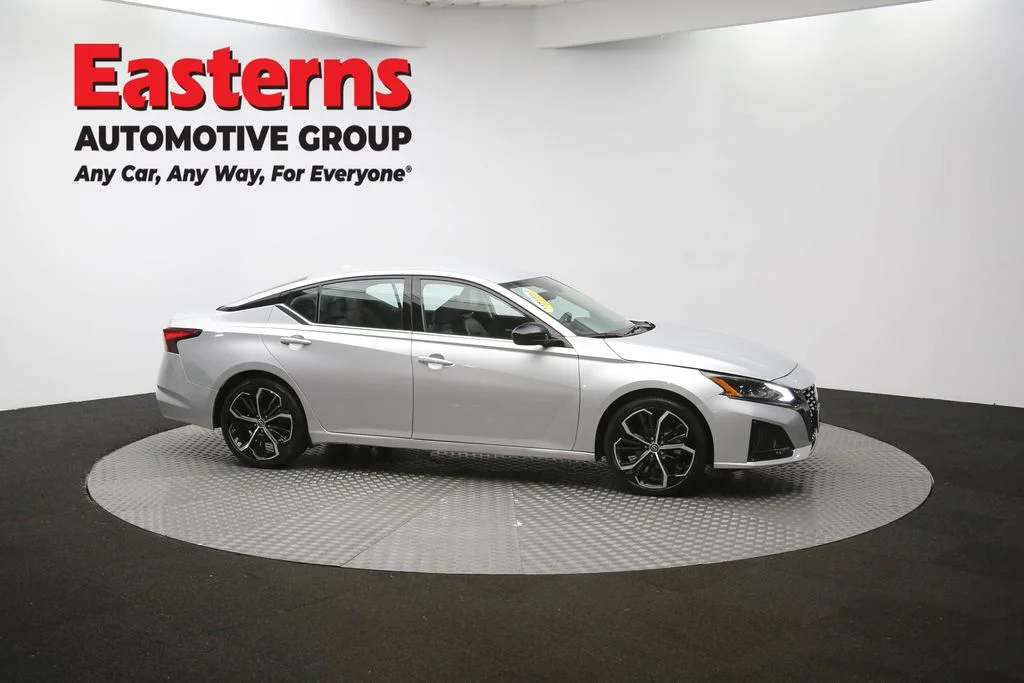 Used 2024 Silver Nissan 2.5 SR image 45