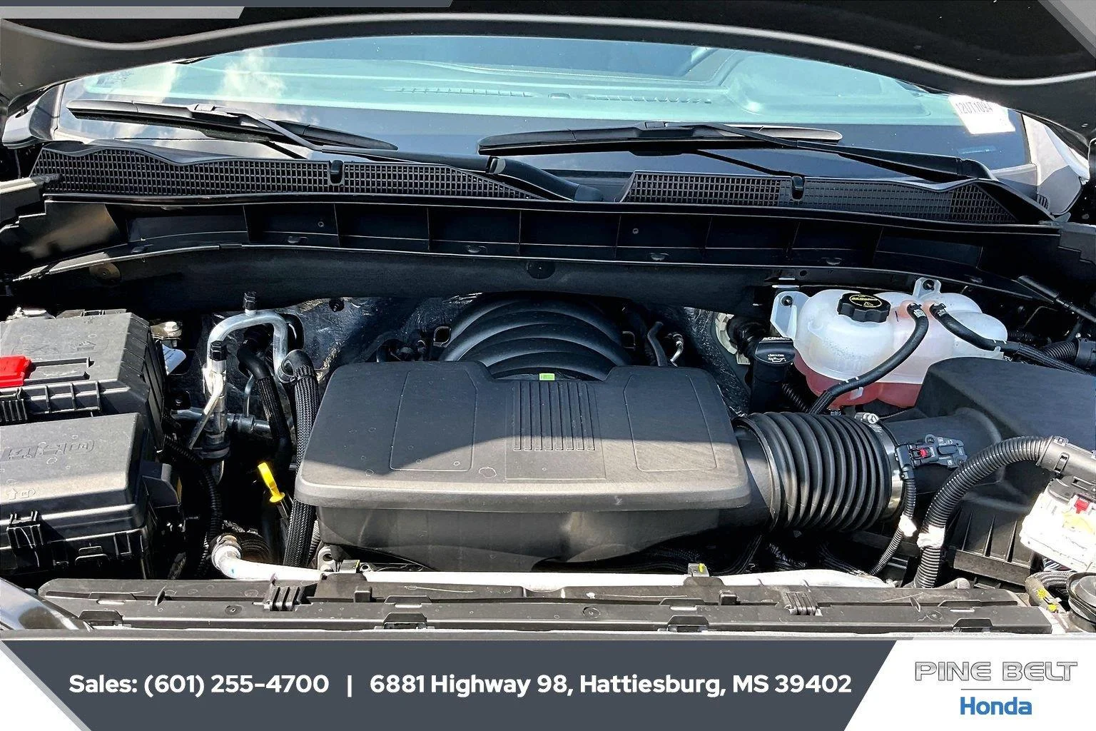 Used 2025 Sterling Metallic GMC SLT image 8