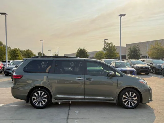 Certified Used 2020 ALUMINA JADE METAL Toyota Limited Premium image 4
