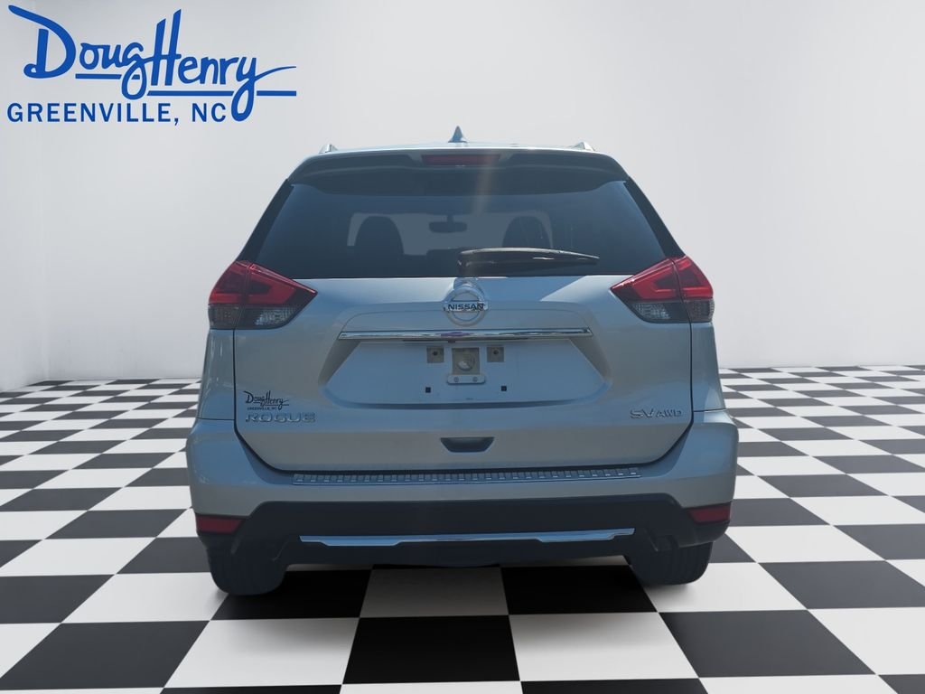 Used 2018 Silver Nissan SV image 4