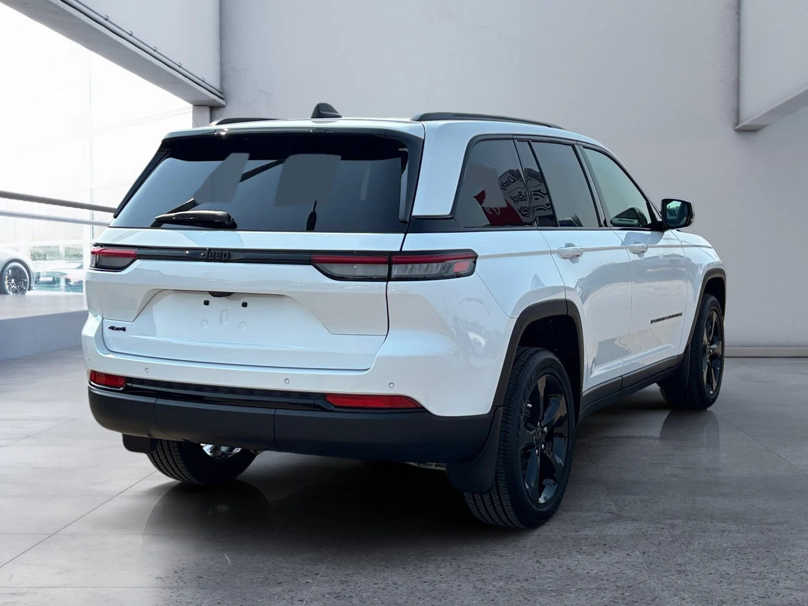 Used 2025 White Jeep Altitude image 5