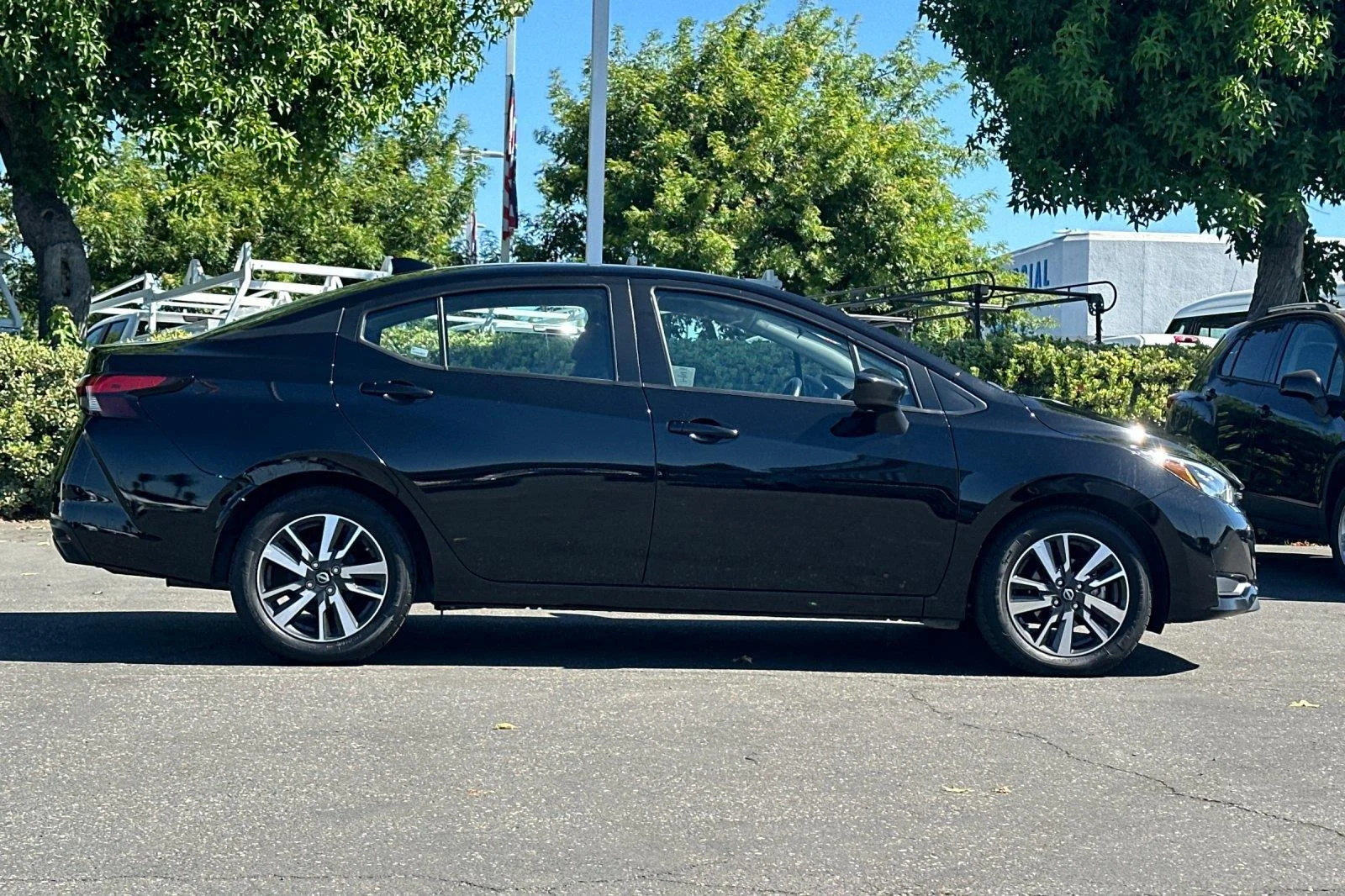 Used 2025 Super Black Nissan SV image 3