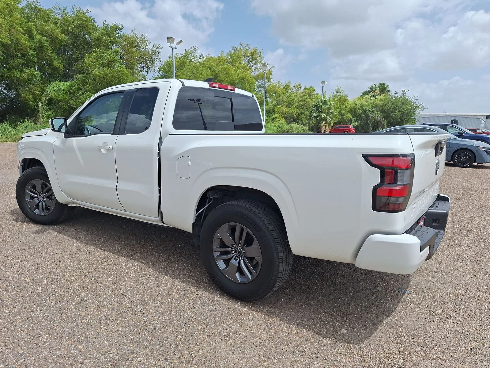 Used 2025 White Nissan SV image 5