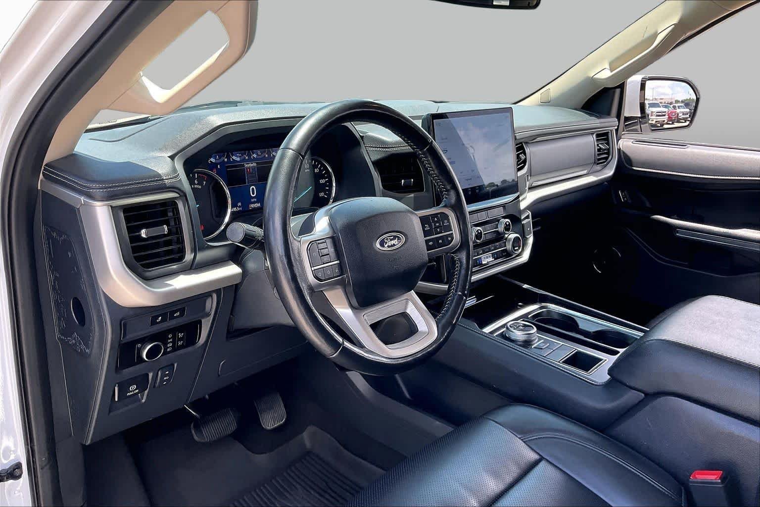 Used 2024 Oxford White Ford XLT image 16