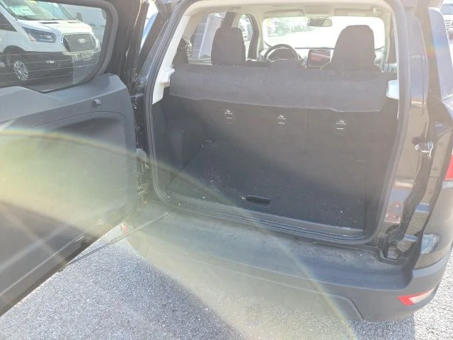 Used 2021 Shadow Black Ford SE image 11