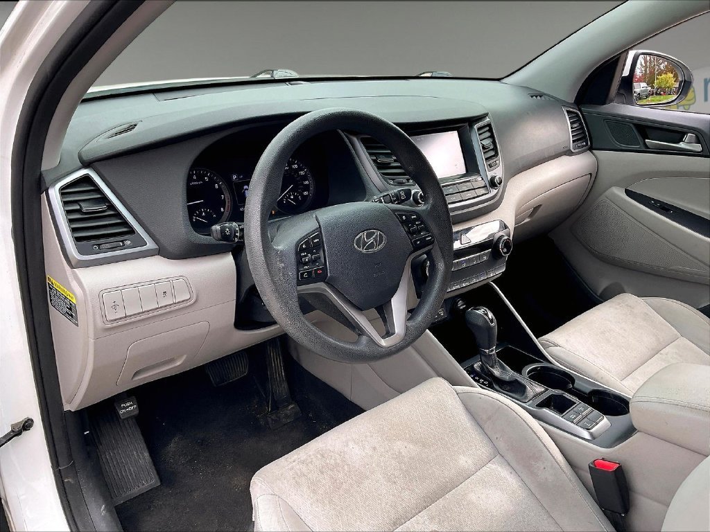 Used 2018 Dazzling White Hyundai SEL image 8