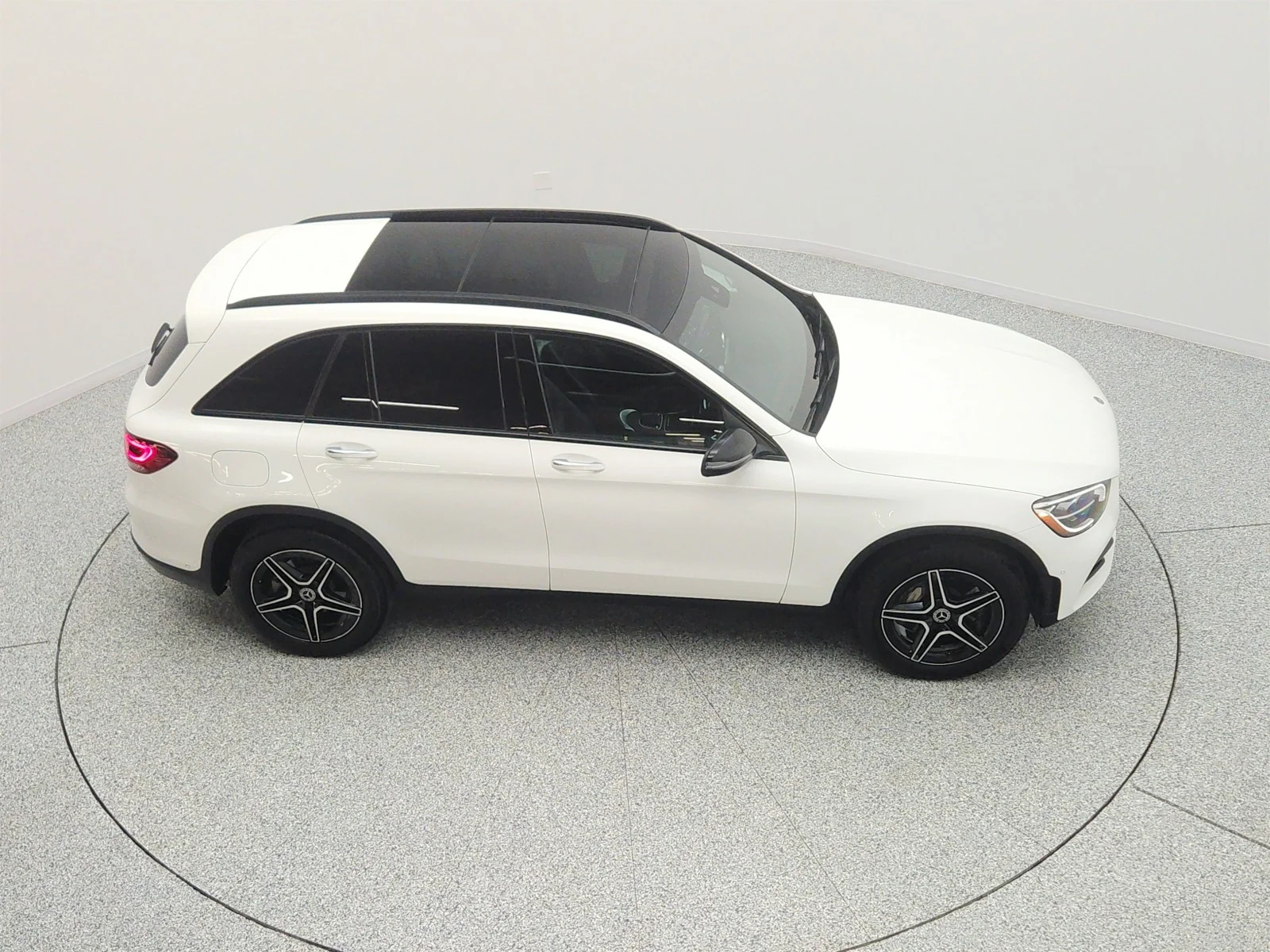 Used 2022 Polar White Mercedes-Benz GLC 300 SUV image 25