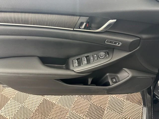 Used 2020  Honda EX-L image 24