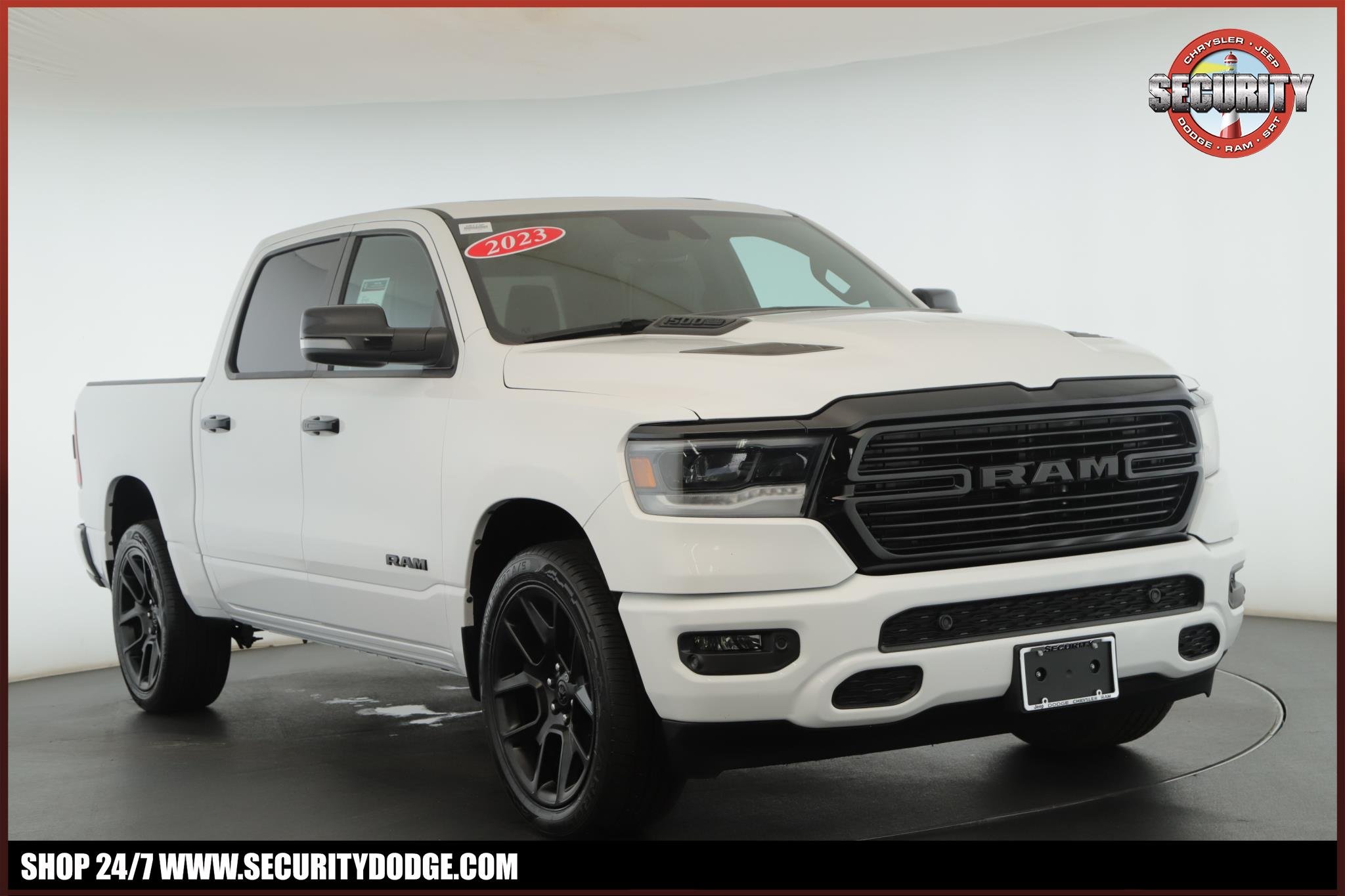2023 RAM 1500 Laramie 4x4 Crew Cab 5'7's photo