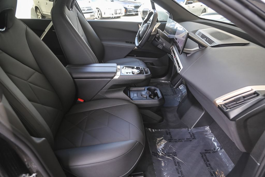 2025 BMW iX 50 - Photo 13