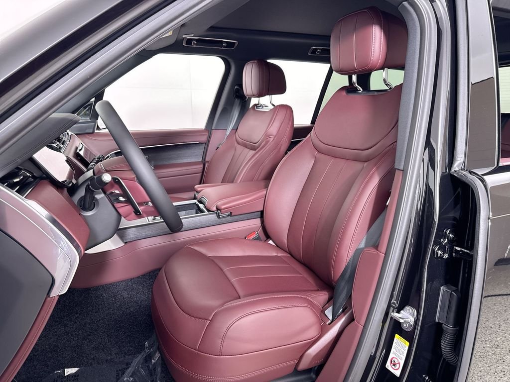 New 2026 Santorini Black Land Rover SE image 11