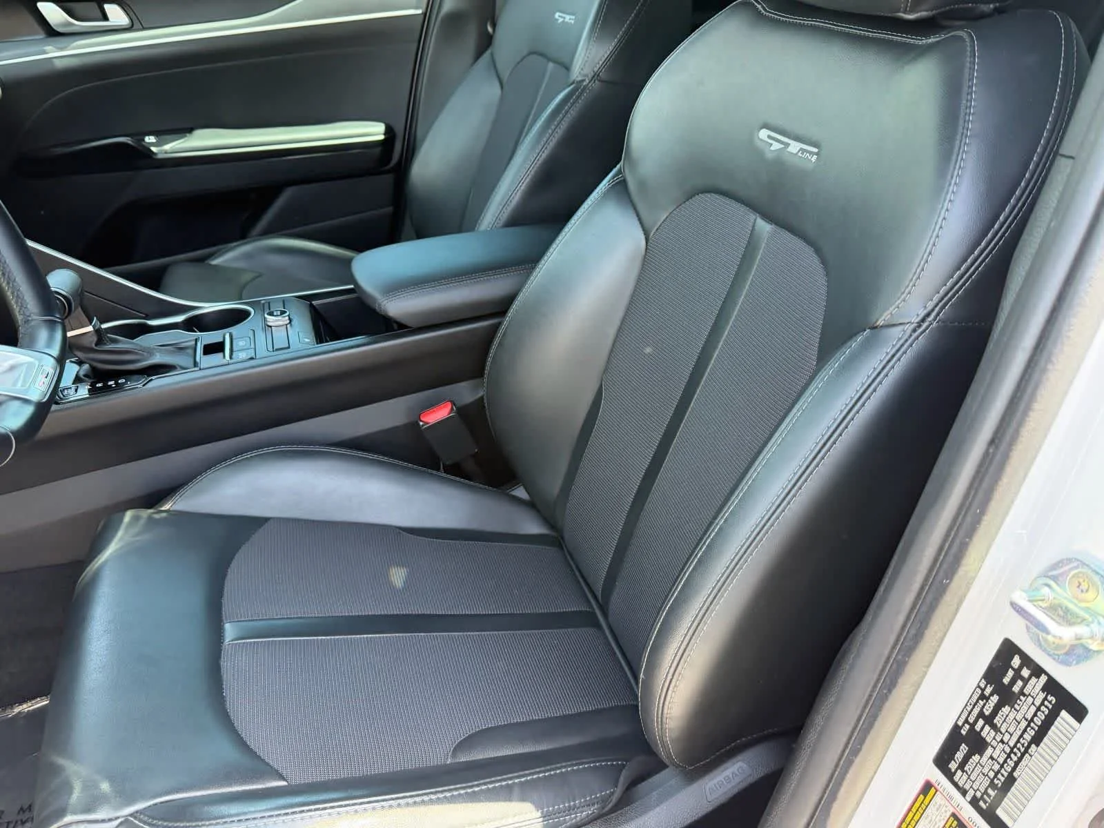 Used 2022 Glacial White Pearl Kia GT-Line image 21