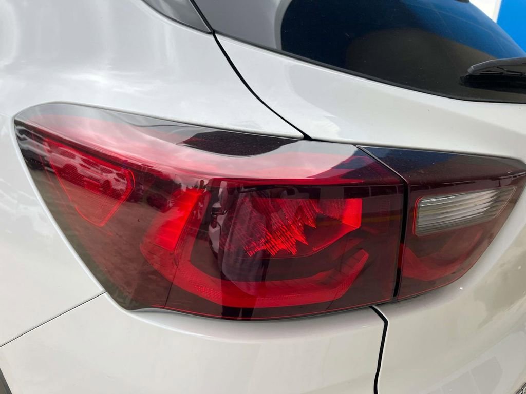 Used 2025 Iridescent Pearl Tricoat Chevrolet ACTIV image 9