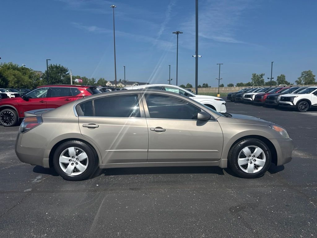 Used 2007 Nissan Altima S with VIN 1N4AL21EX7N401527 for sale in Clarksville, IN